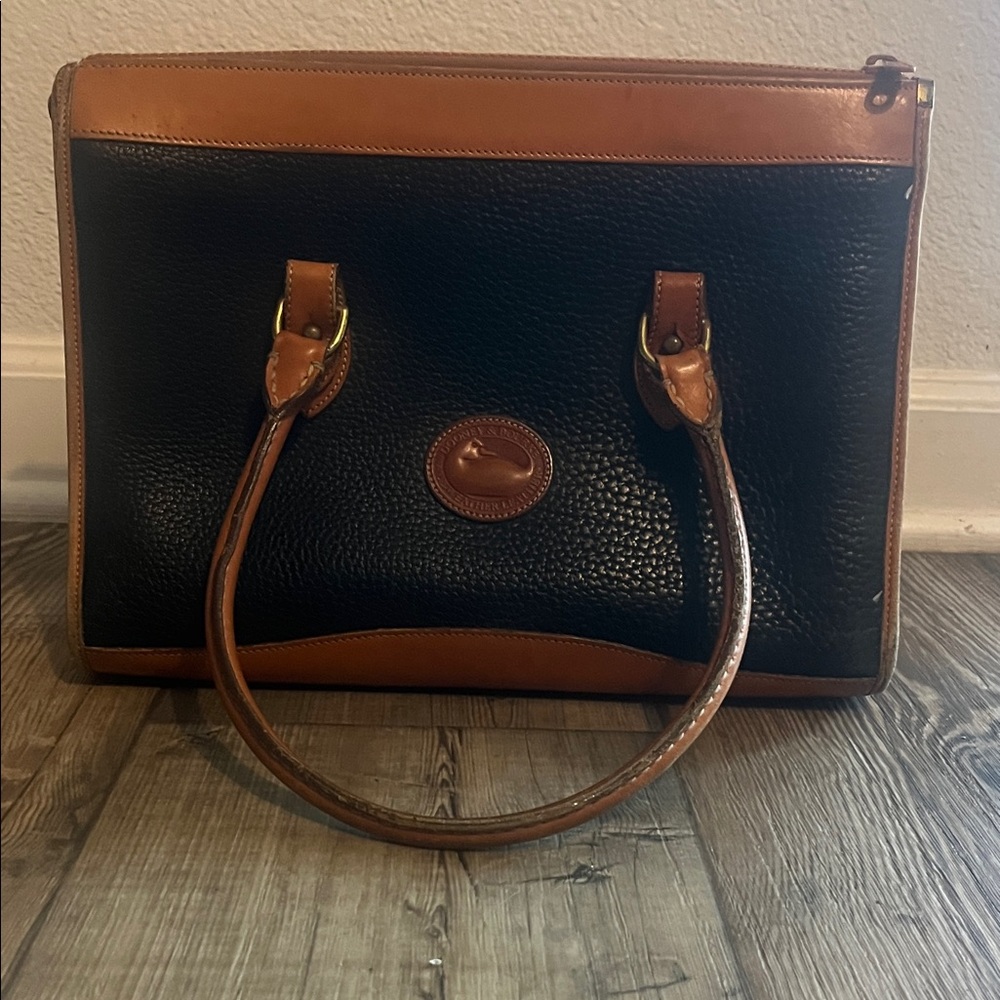 Vintage 90’s Dooney & Bourke Black and Tan Leather Purse